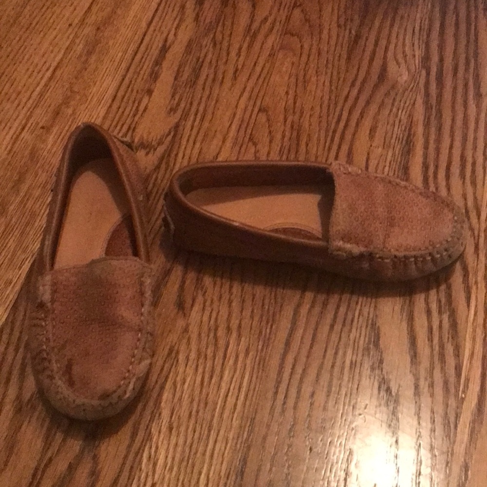 Venettini tan loafers